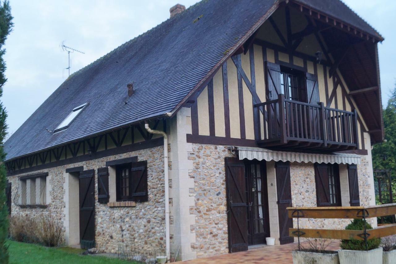 Maison Au Calme A La Campagne Saint-Pierre-de-Bailleul Екстериор снимка